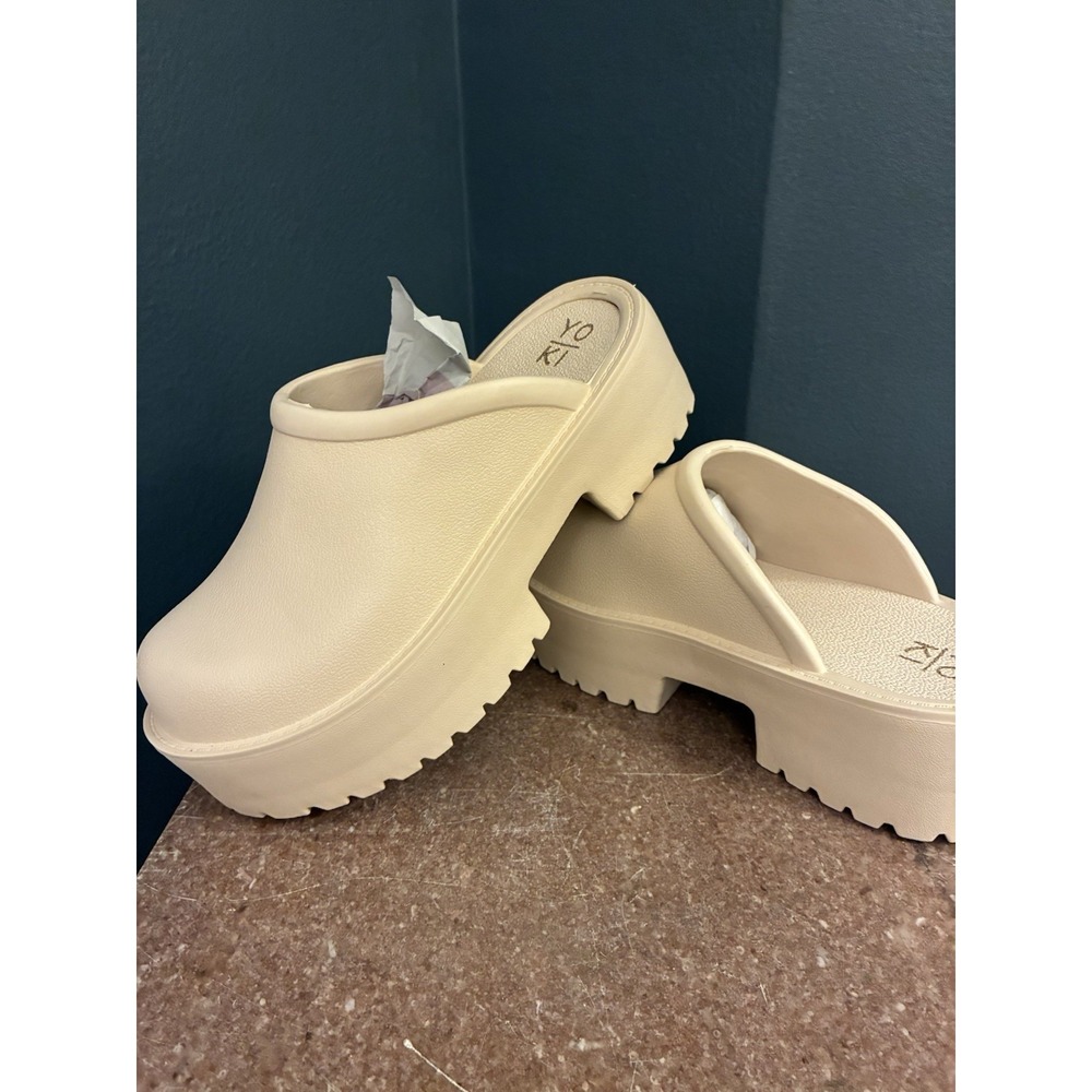 YOKI Chunky Platform Mules Closed Toe Lug Sole Clogs Beige Slip On Slides Sz 7